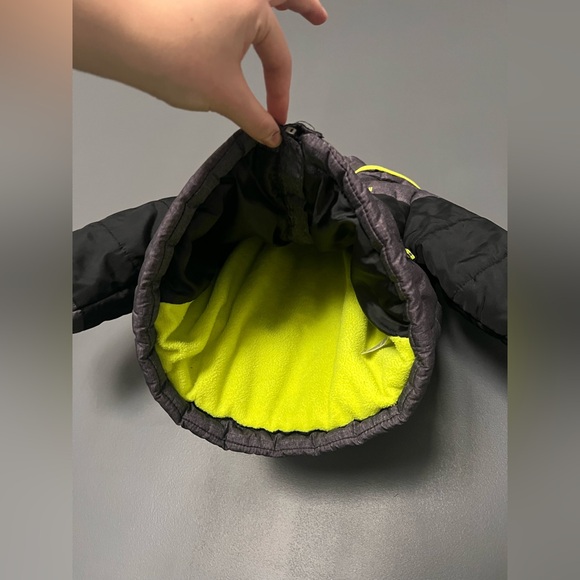 OshKosh B'gosh Boys Coat With Hoodin Black, Gray and Green Puffer Jacket - Picture 4 of 11